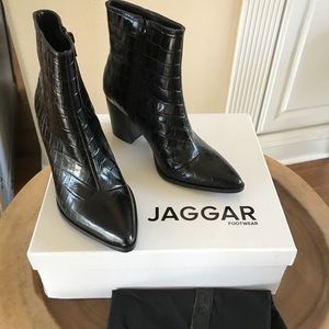 Jaggar Genuine Leather Grounded Booties
